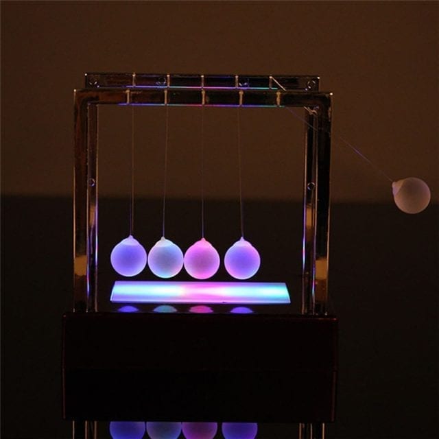 Newtons cradle что это